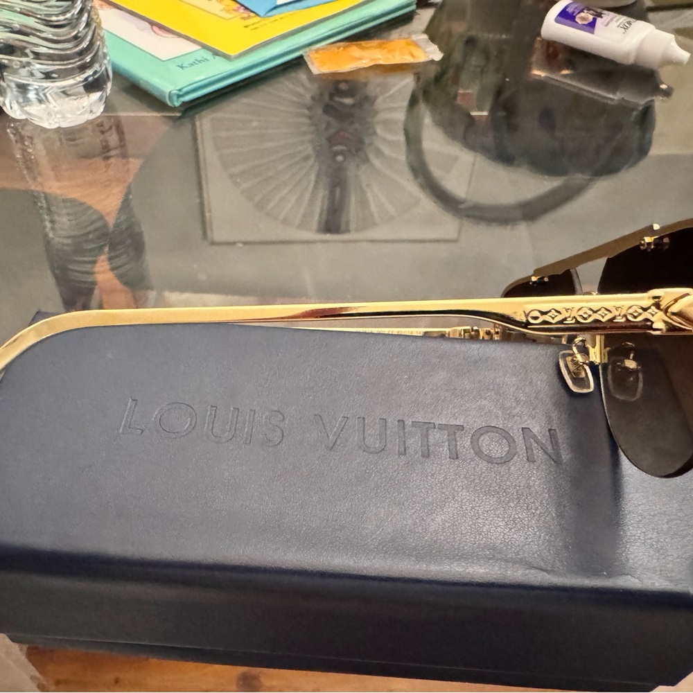 Louis Vuitton monogram sunglasses - Picture 4 of 7